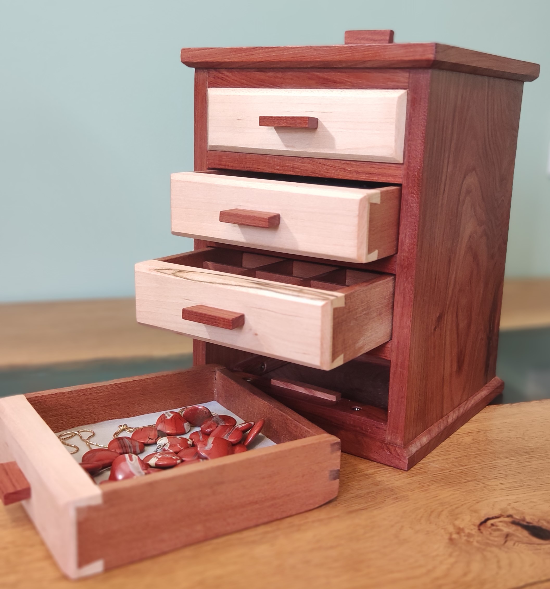 Jewellery boxes and gifts